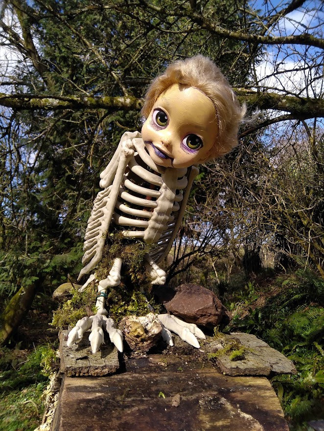 Evil dolly bird sculpture and other weird sh*t!